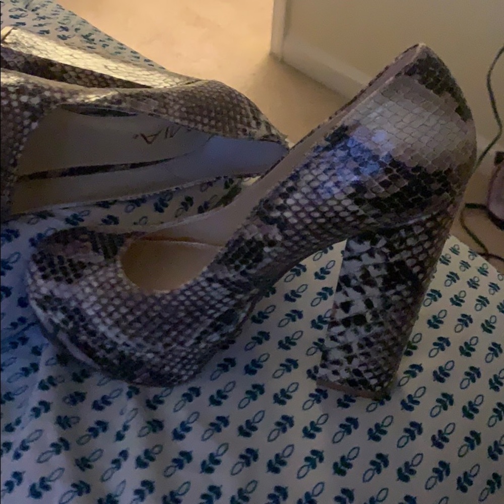 Snake skin shoes